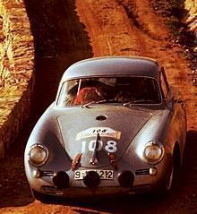 Tour de Corse 1960 Herbert Linge und Paul-Ernst Strähle können auf einem 356 B Carrera 1600 GS/GT die anspruchsvolle Rallye Korsika vom 5. bis 8. November 1960 für sich entscheiden. 356 B Carrera 1600 GS/GT: 4-Zyl.-Boxermotor, 1588 ccm, 115 PS.